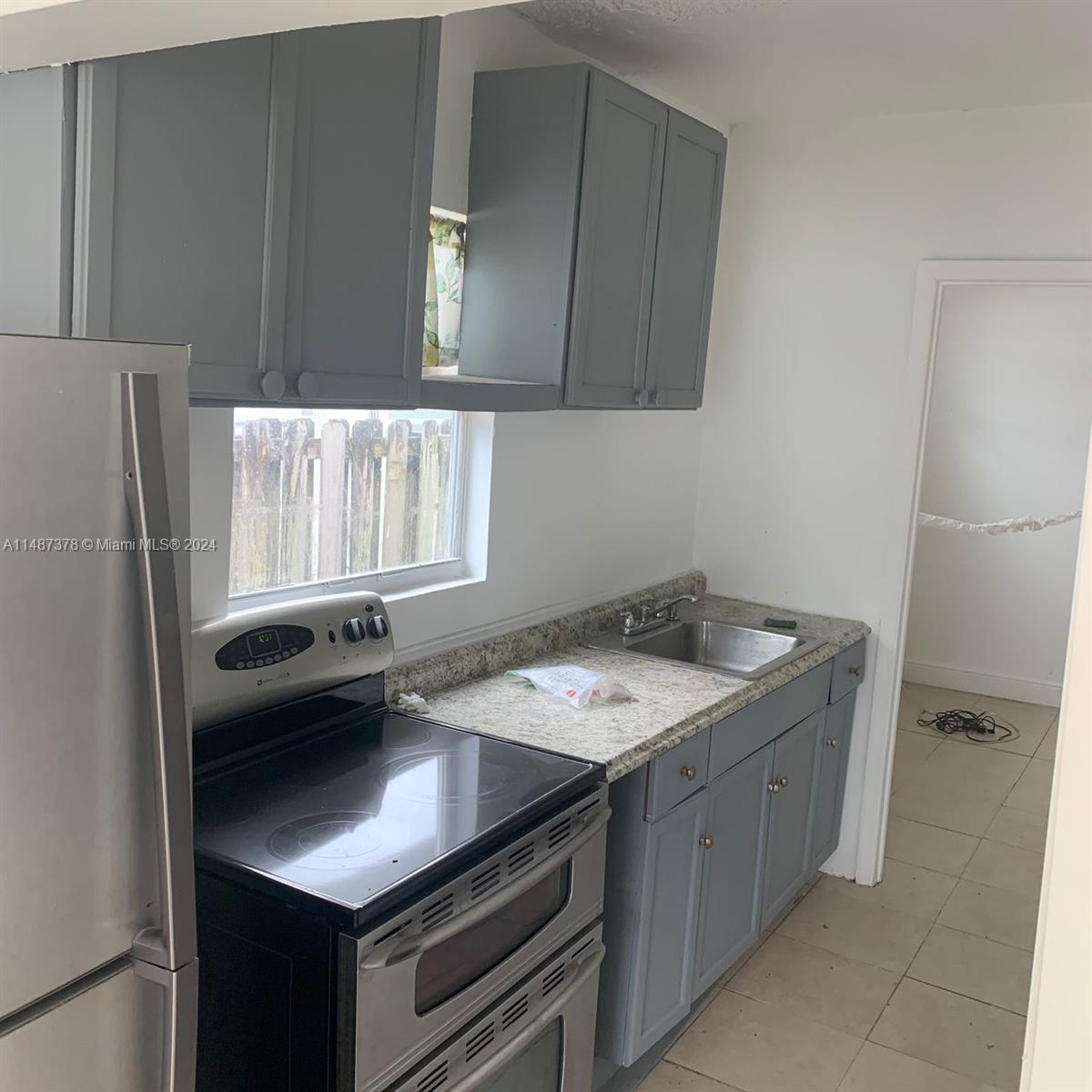 517 NW 1st Ave 1, Hallandale Beach, Florida 33009, 3 Bedrooms Bedrooms, ,1 BathroomBathrooms,Residentiallease,For Rent,517 NW 1st Ave 1,A11487378