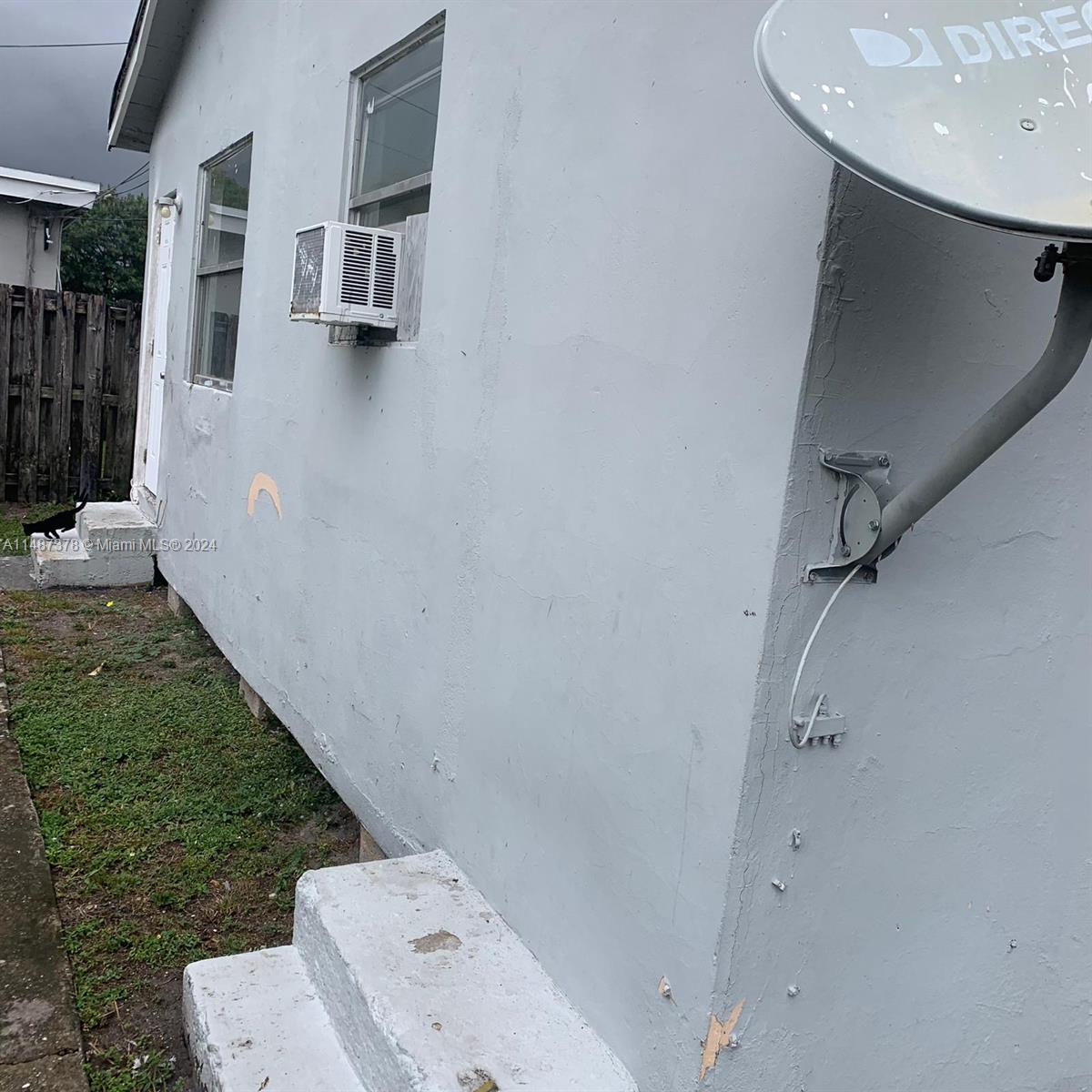 517 NW 1st Ave 1, Hallandale Beach, Florida 33009, 3 Bedrooms Bedrooms, ,1 BathroomBathrooms,Residentiallease,For Rent,517 NW 1st Ave 1,A11487378