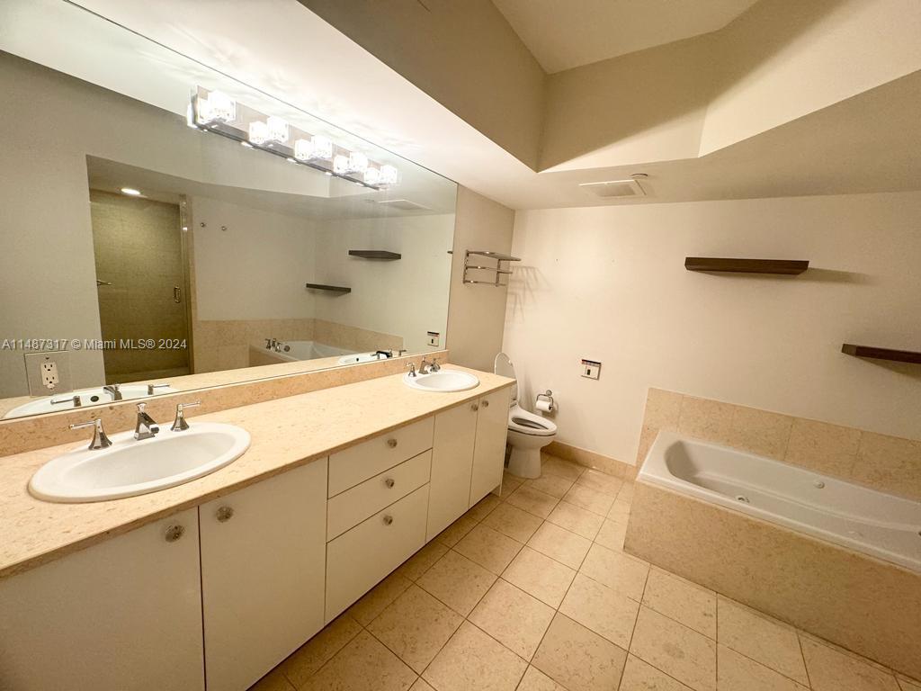 20000 Country Club Dr, Aventura, FL, 33180 United States, 3 Bedrooms Bedrooms, ,3 BathroomsBathrooms,Residential,For Sale,Country Club Dr,A11487317