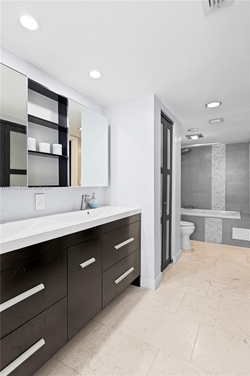 3500 Galt Ocean Dr, Fort Lauderdale, FL, 33308 United States, 2 Bedrooms Bedrooms, ,2 BathroomsBathrooms,Residential,For Sale,Galt Ocean Dr,A11487446