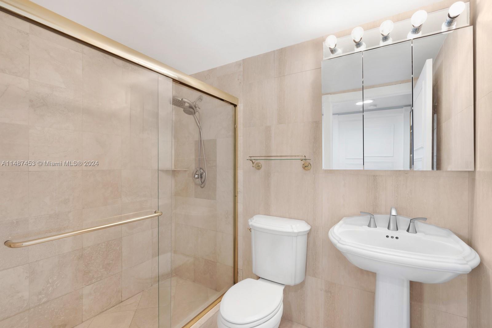 17555 Collins Ave, Sunny Isles Beach, FL, 33160 United States, 3 Bedrooms Bedrooms, ,3 BathroomsBathrooms,Residential,For Sale,Collins Ave,A11487453