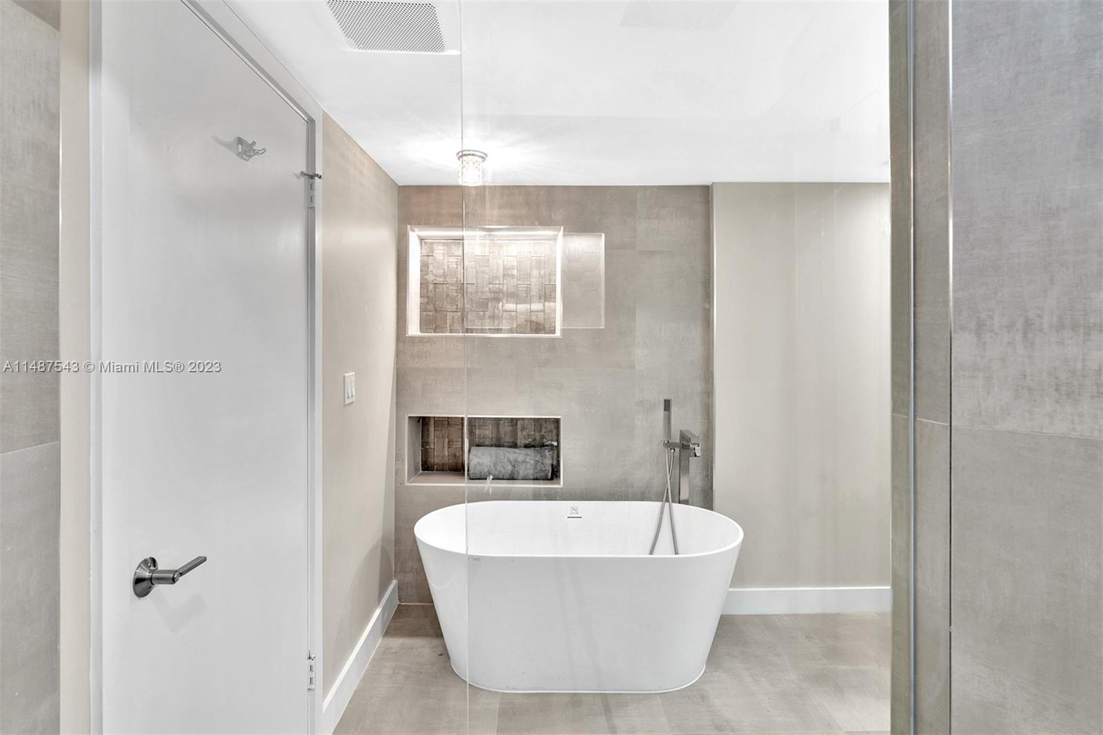 separate tub and shower