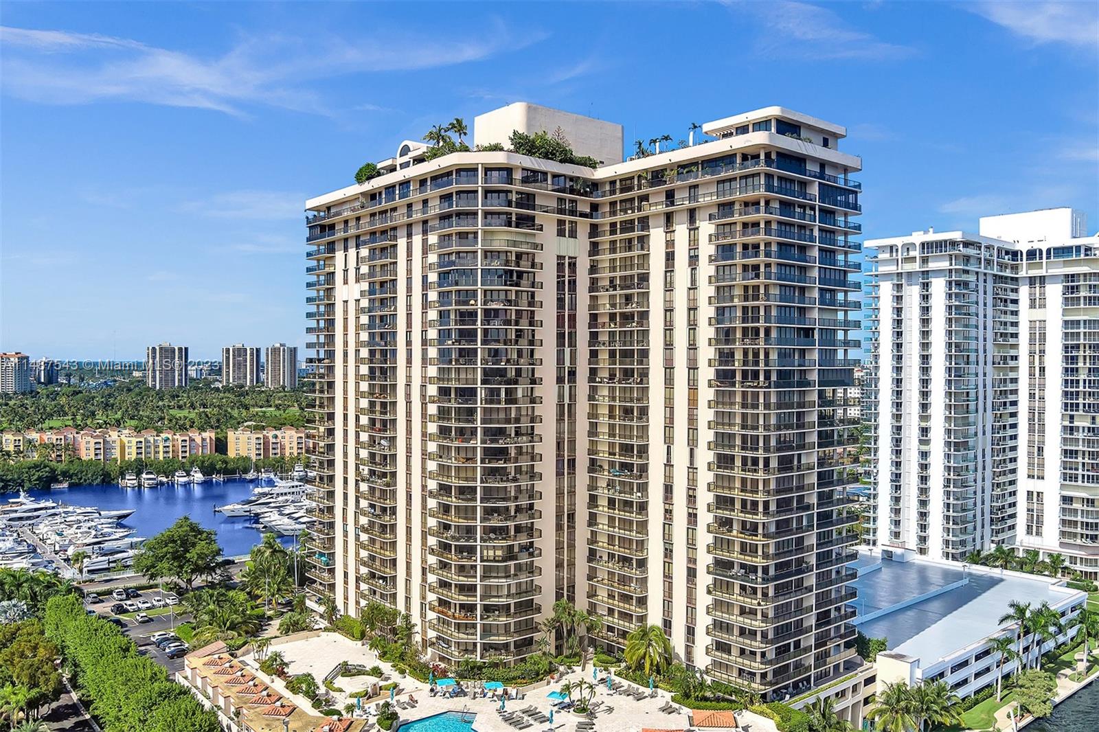 19667 Turnberry Way, Aventura, FL, 33180 United States, 2 Bedrooms Bedrooms, ,2 BathroomsBathrooms,Residential,For Sale,Turnberry Way,A11487543