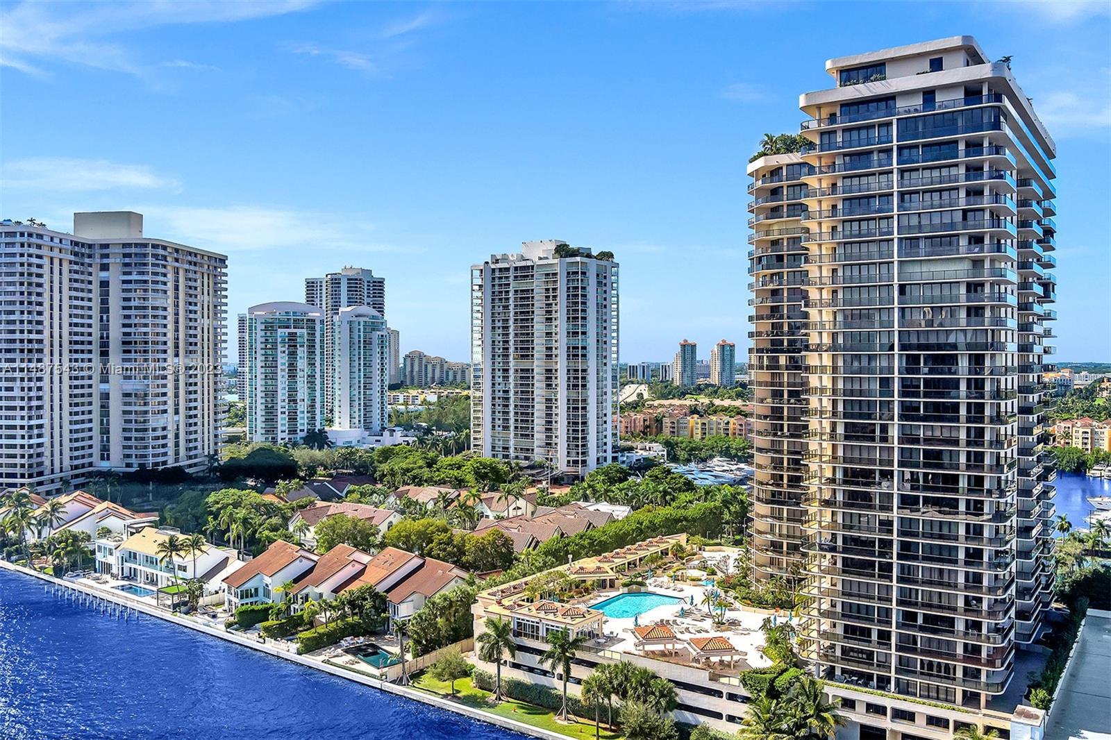 19667 Turnberry Way, Aventura, FL, 33180 United States, 2 Bedrooms Bedrooms, ,2 BathroomsBathrooms,Residential,For Sale,Turnberry Way,A11487543