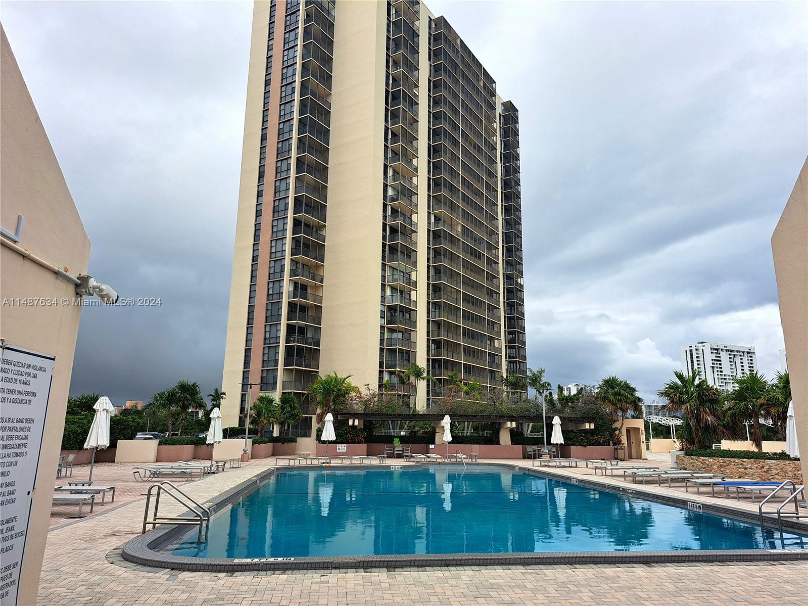 20301 Country Club Dr, Aventura, FL, 33180 United States, 1 Bedroom Bedrooms, ,1 BathroomBathrooms,Residential,For Sale,Country Club Dr,A11487634