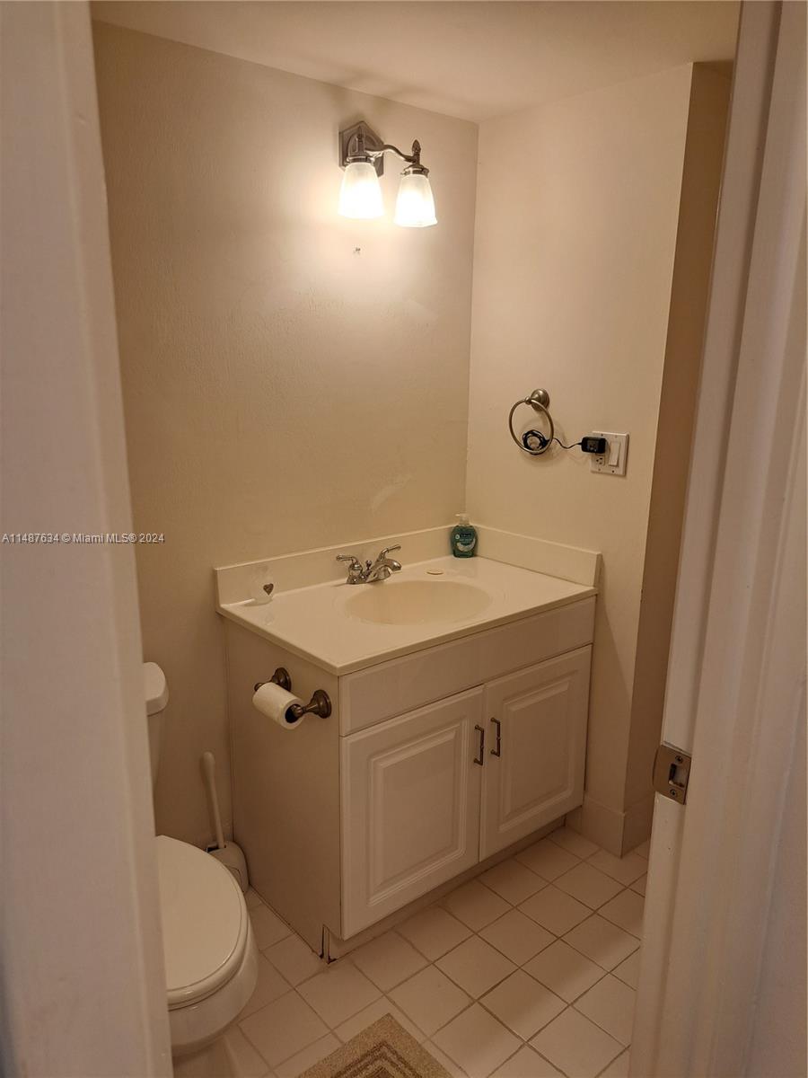 20301 Country Club Dr, Aventura, FL, 33180 United States, 1 Bedroom Bedrooms, ,1 BathroomBathrooms,Residential,For Sale,Country Club Dr,A11487634