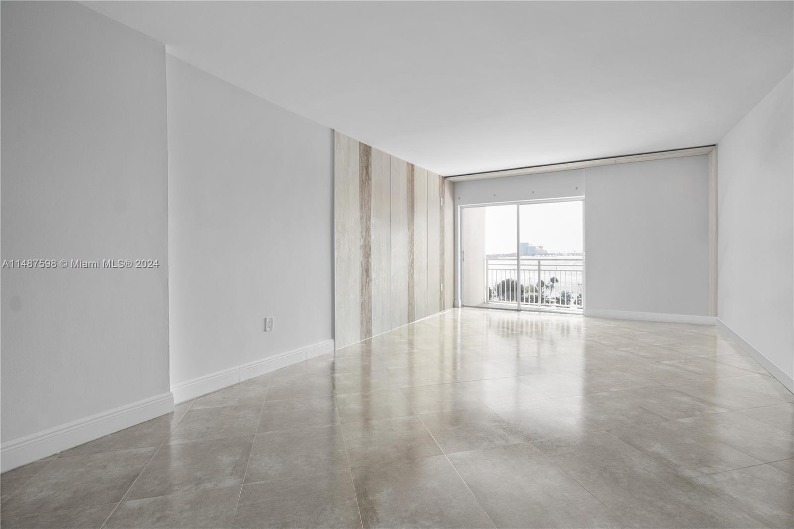 Unfurnished living room