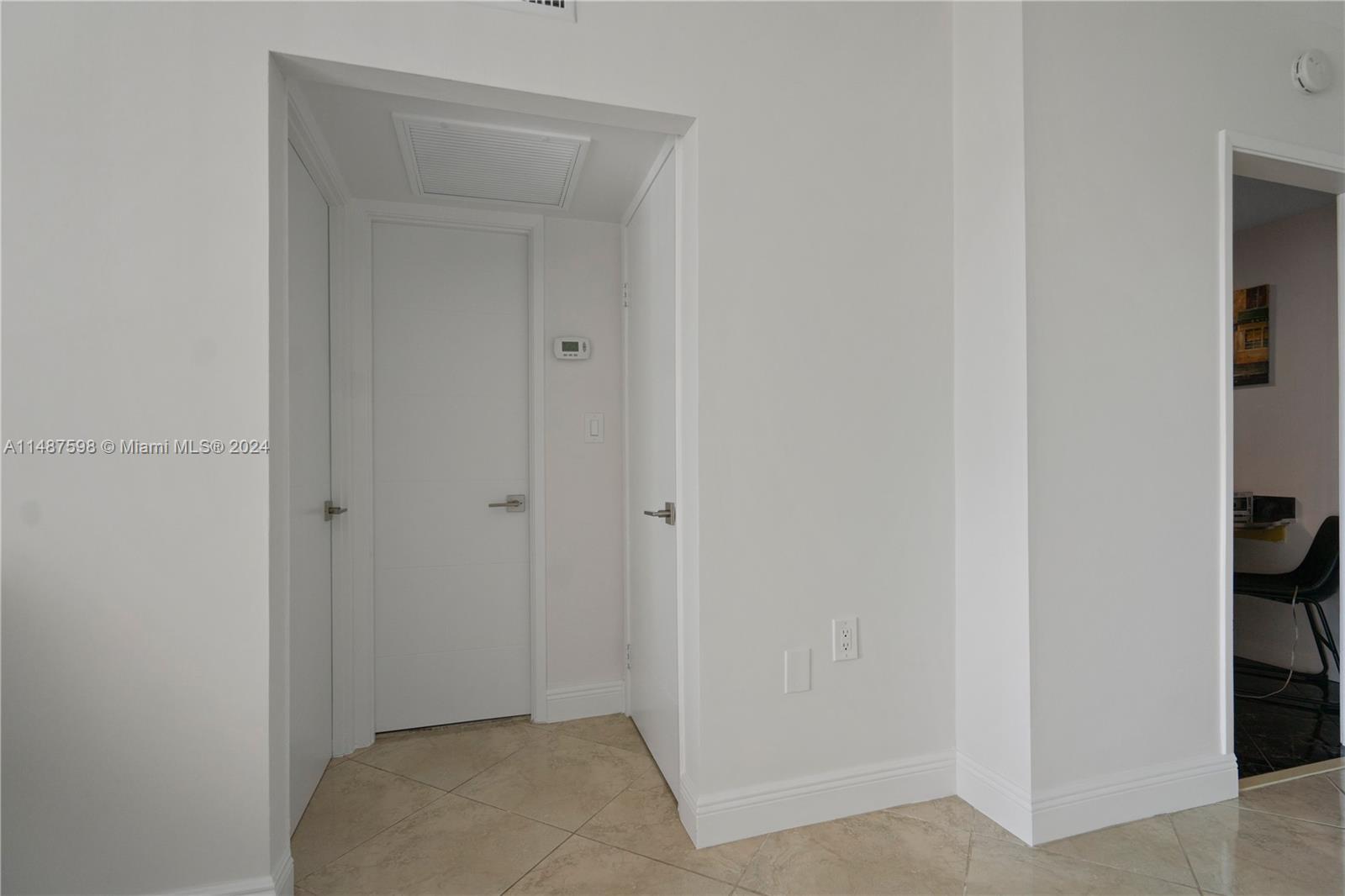 400 Kings Point Dr 606, Sunny Isles Beach, Florida 33160, 1 Bedroom Bedrooms, ,1 BathroomBathrooms,Residentiallease,For Rent,400 Kings Point Dr 606,A11487598