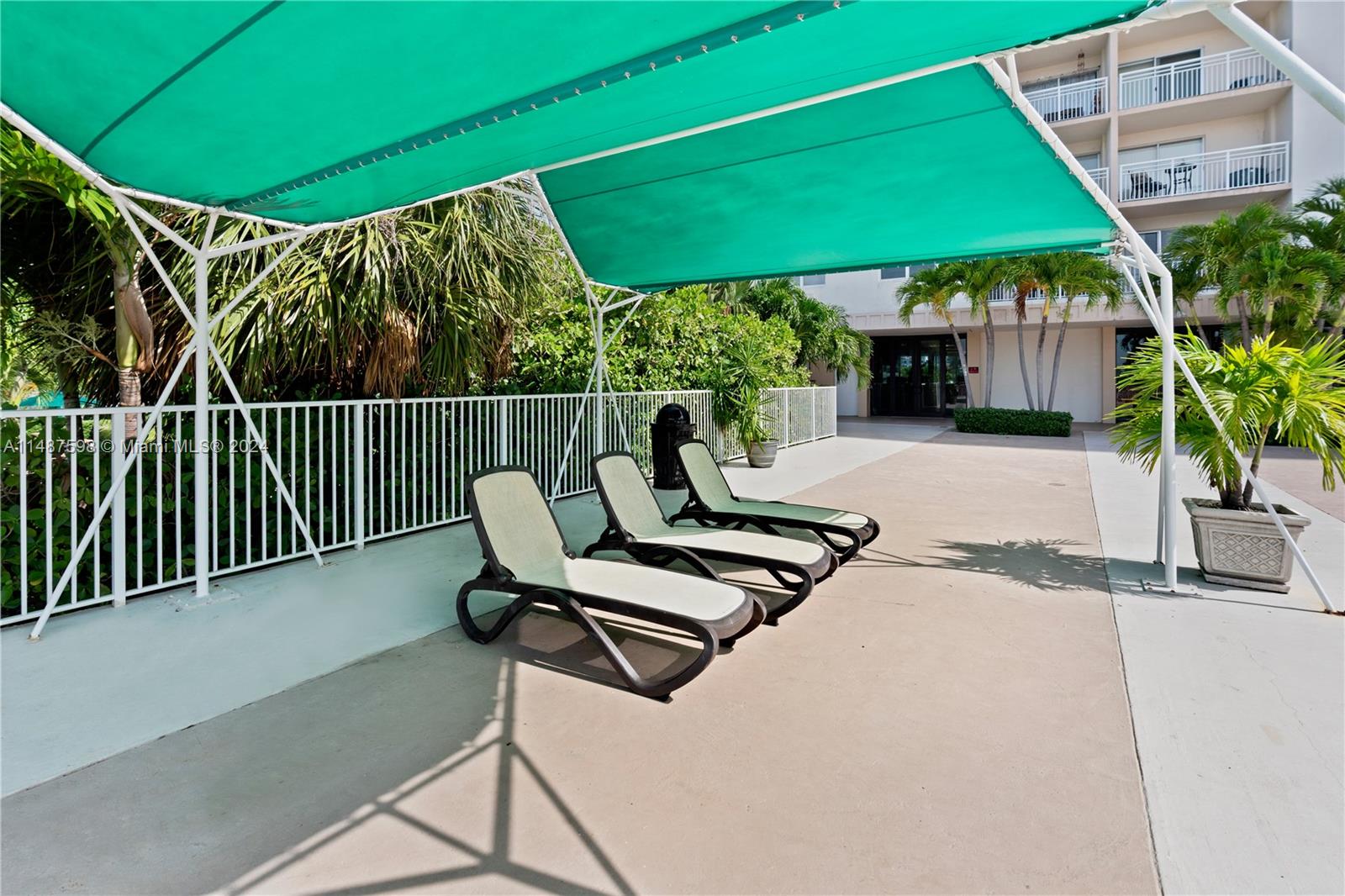 400 Kings Point Dr 606, Sunny Isles Beach, Florida 33160, 1 Bedroom Bedrooms, ,1 BathroomBathrooms,Residentiallease,For Rent,400 Kings Point Dr 606,A11487598