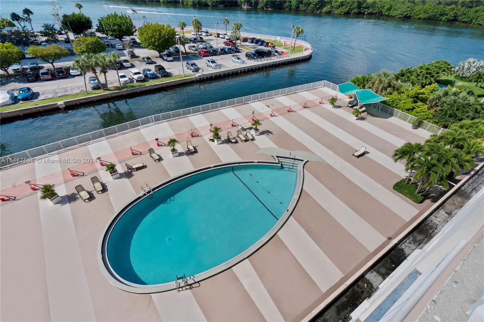 400 Kings Point Dr 606, Sunny Isles Beach, Florida 33160, 1 Bedroom Bedrooms, ,1 BathroomBathrooms,Residentiallease,For Rent,400 Kings Point Dr 606,A11487598