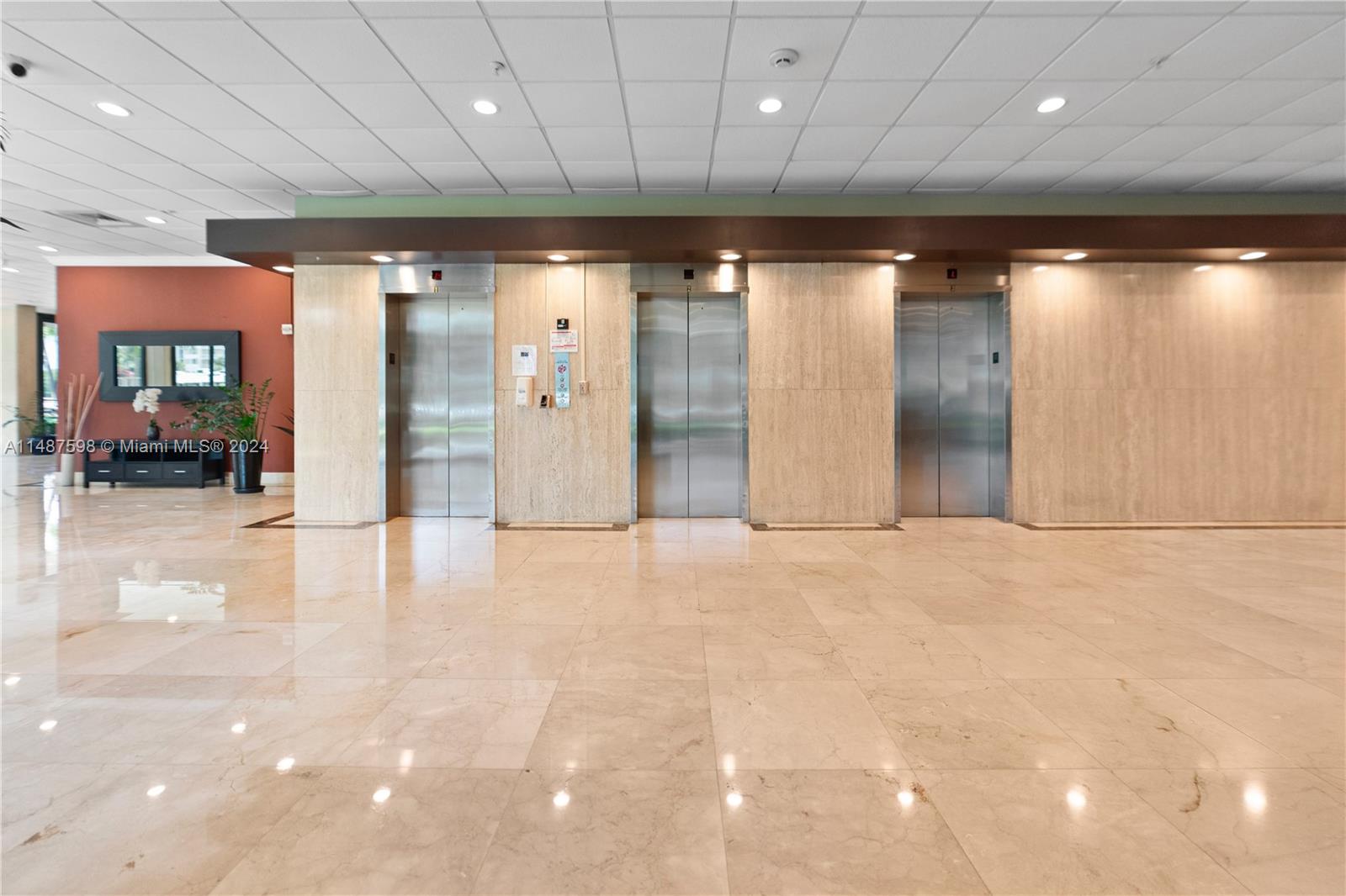 400 Kings Point Dr 606, Sunny Isles Beach, Florida 33160, 1 Bedroom Bedrooms, ,1 BathroomBathrooms,Residentiallease,For Rent,400 Kings Point Dr 606,A11487598