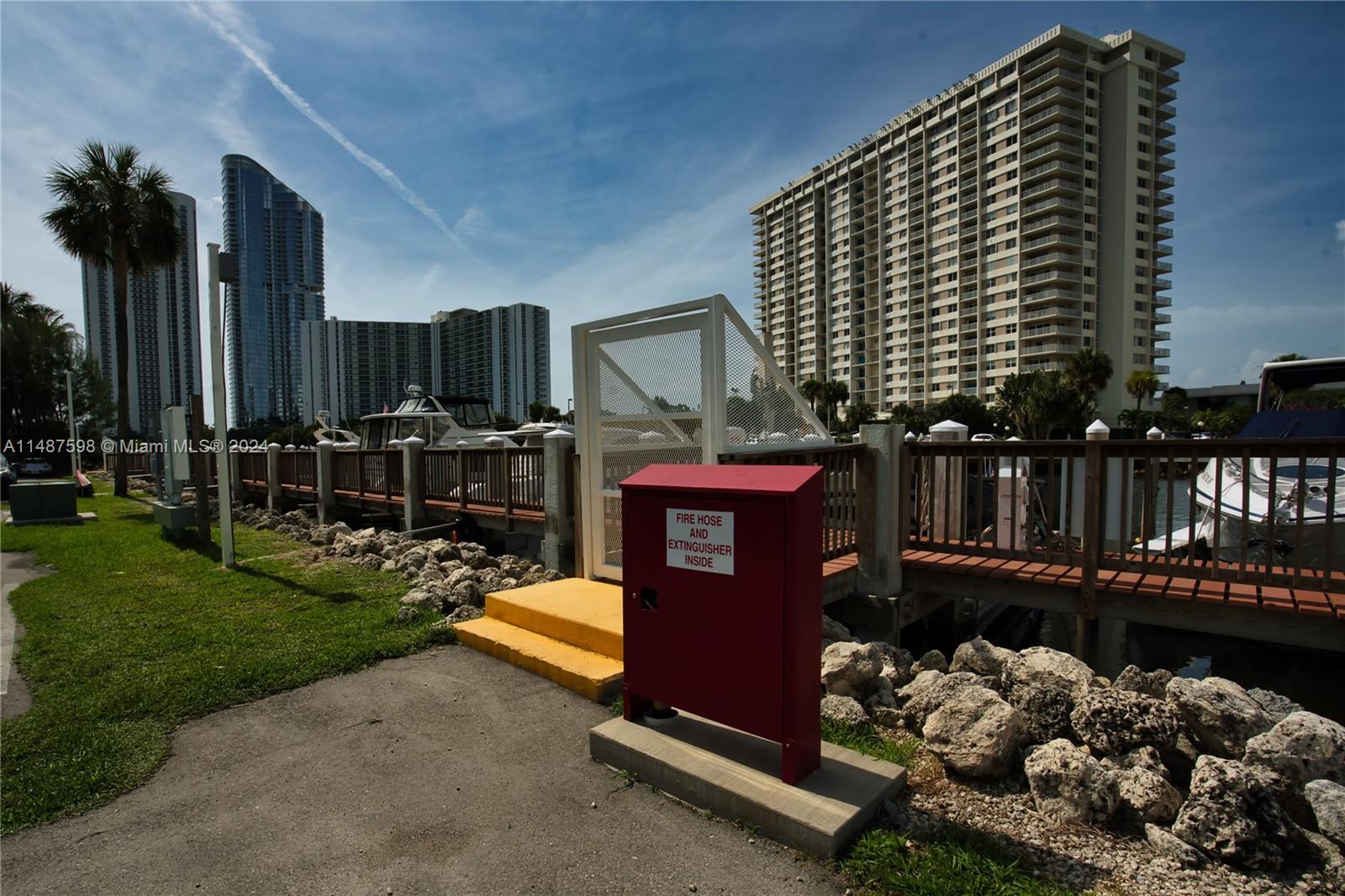 400 Kings Point Dr 606, Sunny Isles Beach, Florida 33160, 1 Bedroom Bedrooms, ,1 BathroomBathrooms,Residentiallease,For Rent,400 Kings Point Dr 606,A11487598