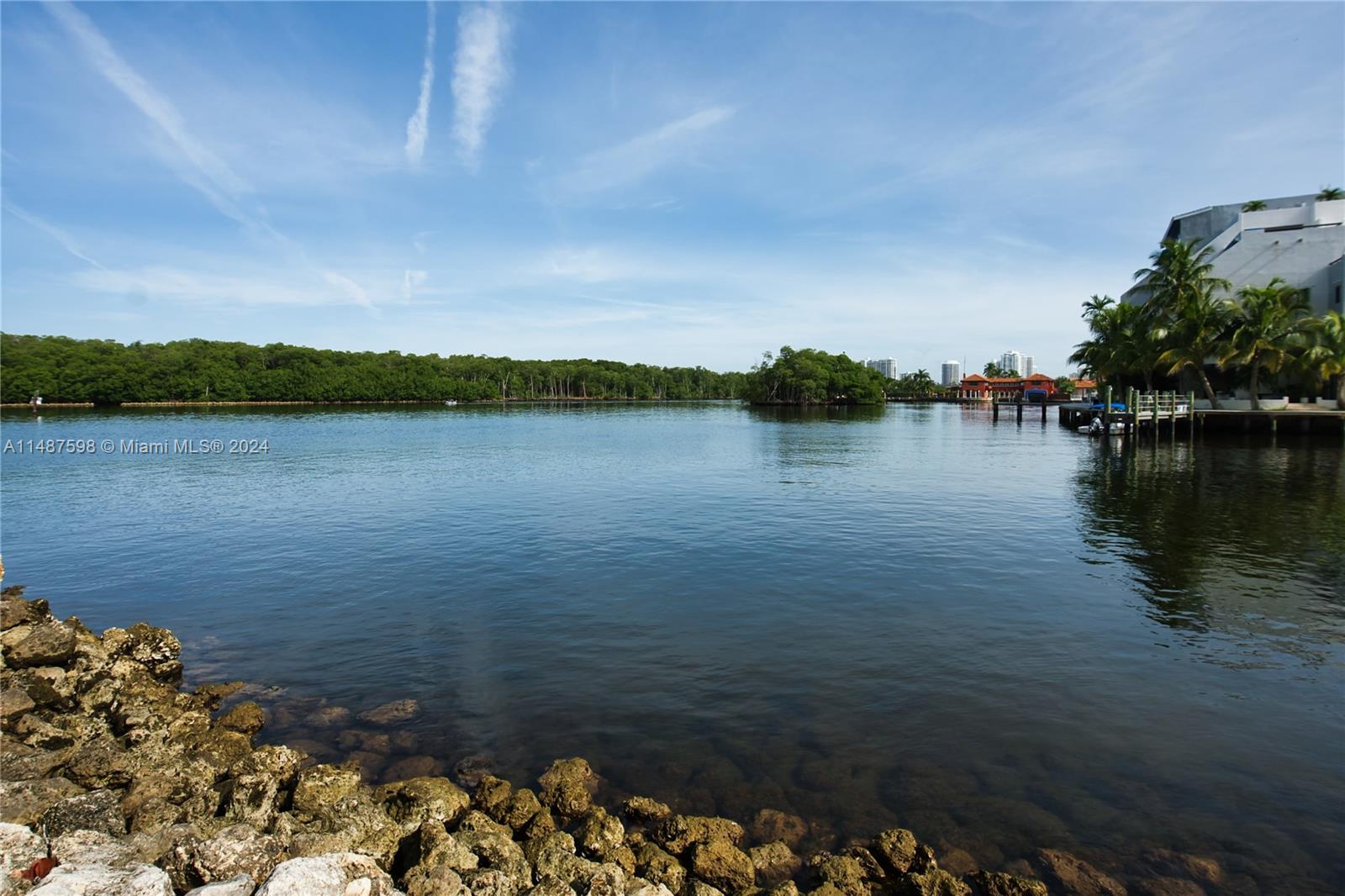 400 Kings Point Dr 606, Sunny Isles Beach, Florida 33160, 1 Bedroom Bedrooms, ,1 BathroomBathrooms,Residentiallease,For Rent,400 Kings Point Dr 606,A11487598