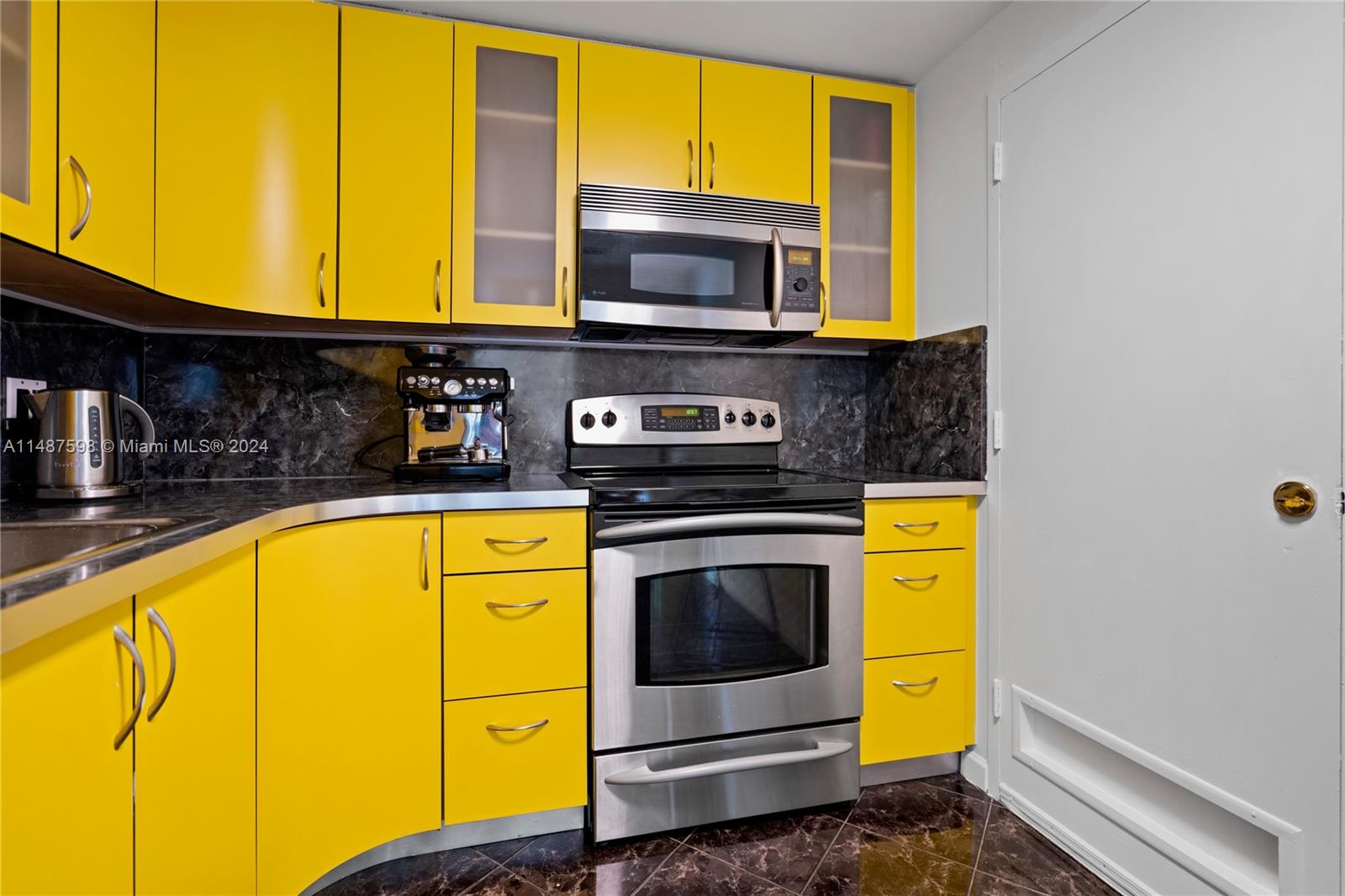 400 Kings Point Dr 606, Sunny Isles Beach, Florida 33160, 1 Bedroom Bedrooms, ,1 BathroomBathrooms,Residentiallease,For Rent,400 Kings Point Dr 606,A11487598