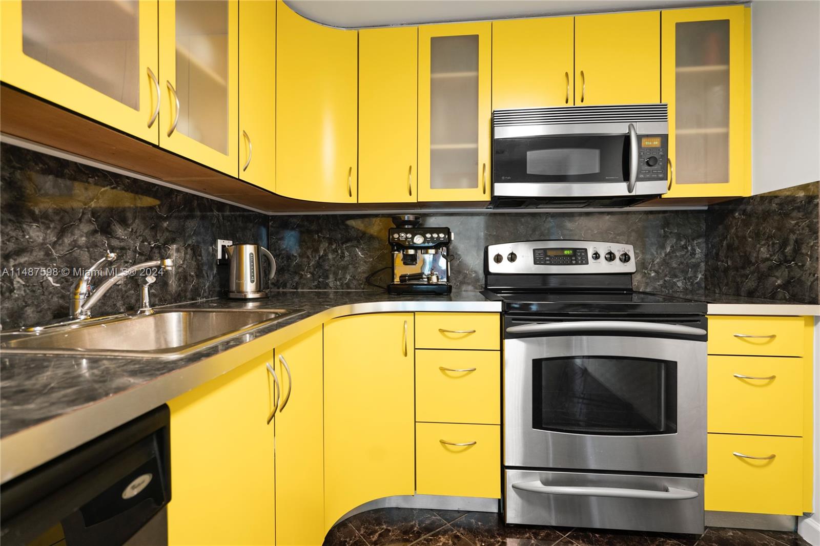 400 Kings Point Dr 606, Sunny Isles Beach, Florida 33160, 1 Bedroom Bedrooms, ,1 BathroomBathrooms,Residentiallease,For Rent,400 Kings Point Dr 606,A11487598