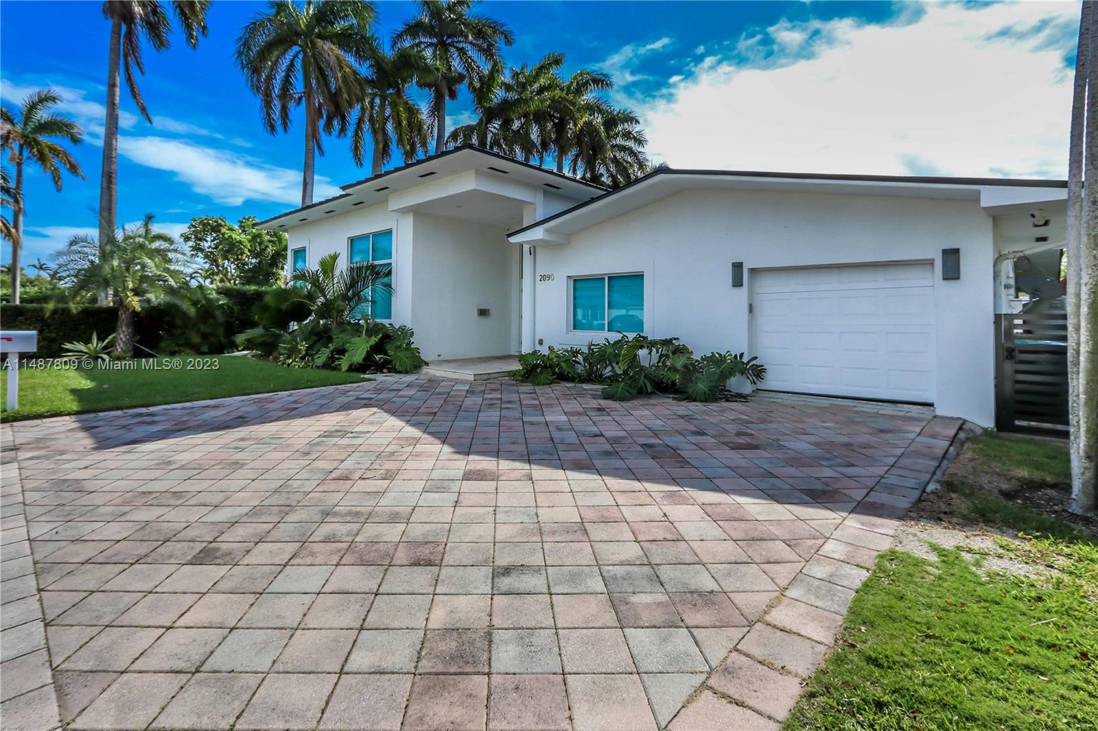 2090 NE 124th St, North Miami, Florida 33181, 5 Bedrooms Bedrooms, ,3 BathroomsBathrooms,Residential,For Sale,2090 NE 124th St,A11487809