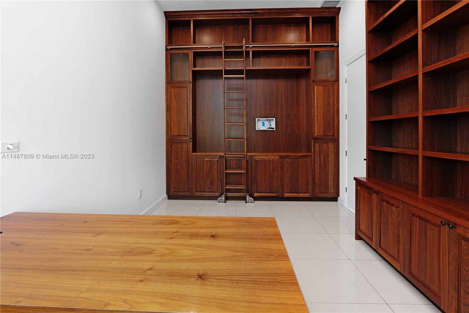 2090 NE 124th St, North Miami, Florida 33181, 5 Bedrooms Bedrooms, ,3 BathroomsBathrooms,Residential,For Sale,2090 NE 124th St,A11487809