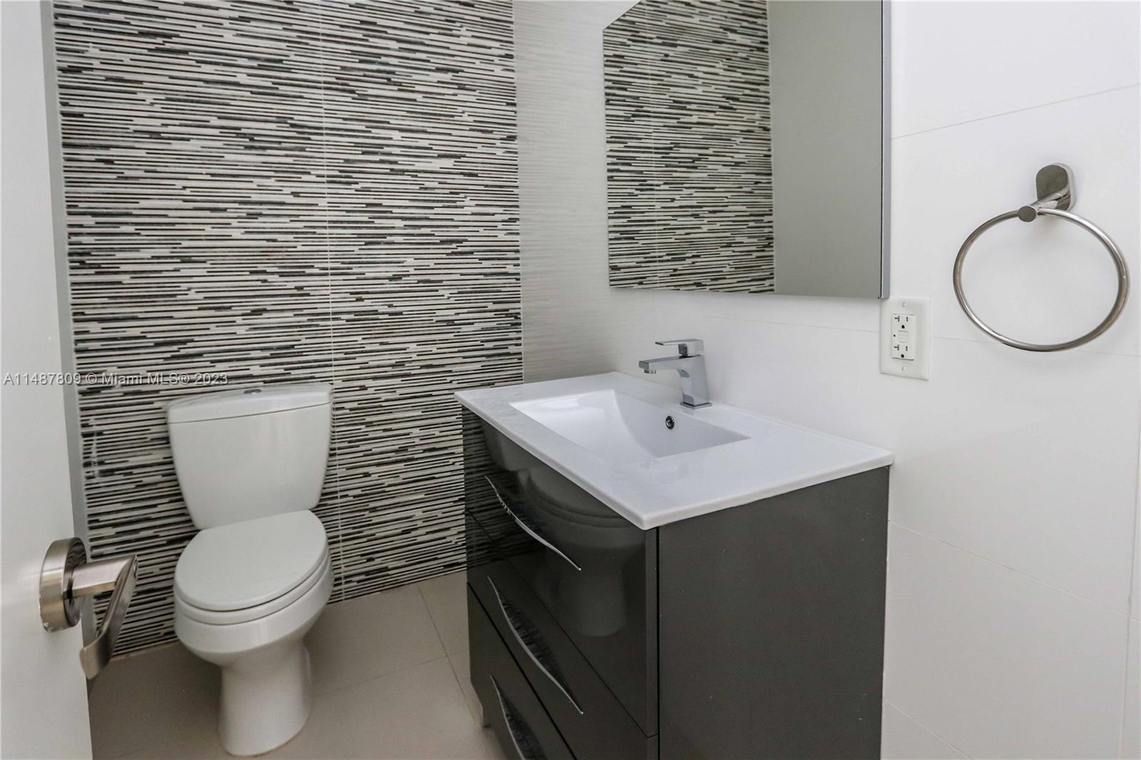 2090 NE 124th St, North Miami, Florida 33181, 5 Bedrooms Bedrooms, ,3 BathroomsBathrooms,Residential,For Sale,2090 NE 124th St,A11487809