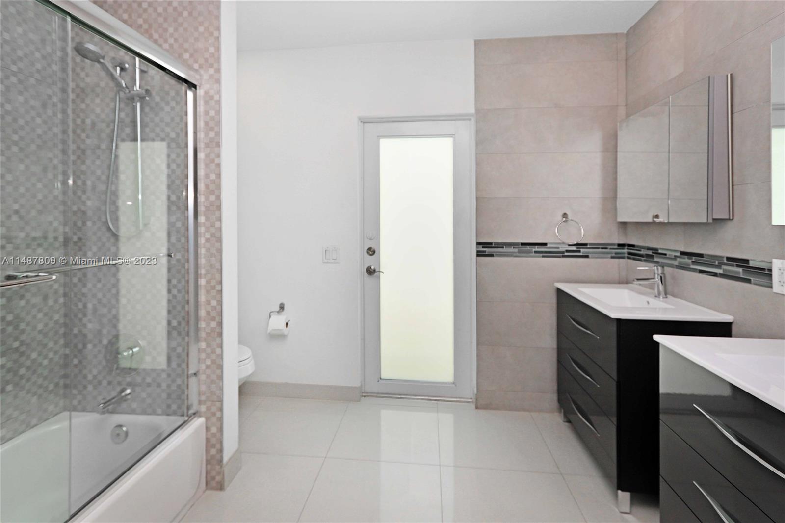 2090 NE 124th St, North Miami, Florida 33181, 5 Bedrooms Bedrooms, ,3 BathroomsBathrooms,Residential,For Sale,2090 NE 124th St,A11487809