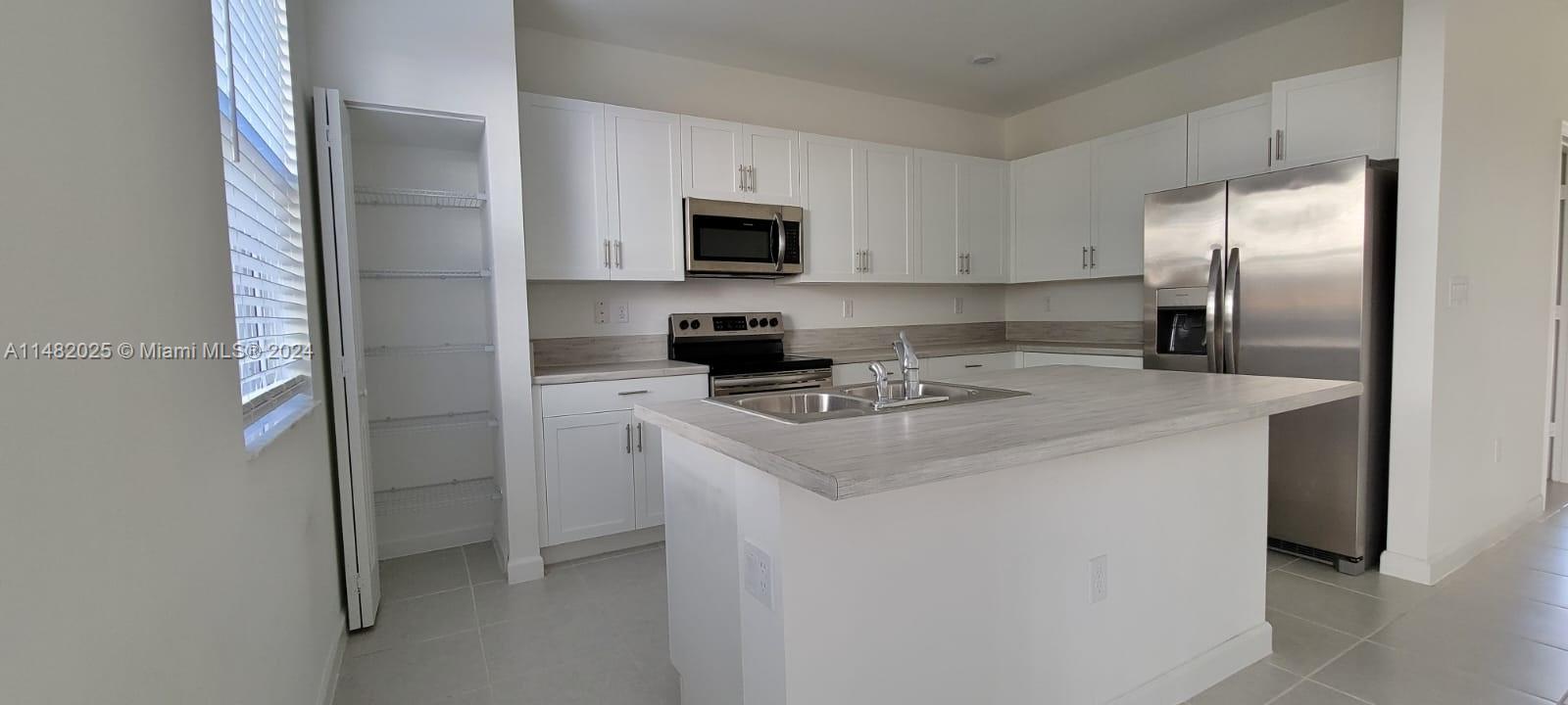 2683 SE 12th St, Homestead, Florida 33035, 3 Bedrooms Bedrooms, ,2 BathroomsBathrooms,Residential,For Sale,2683 SE 12th St,A11482025