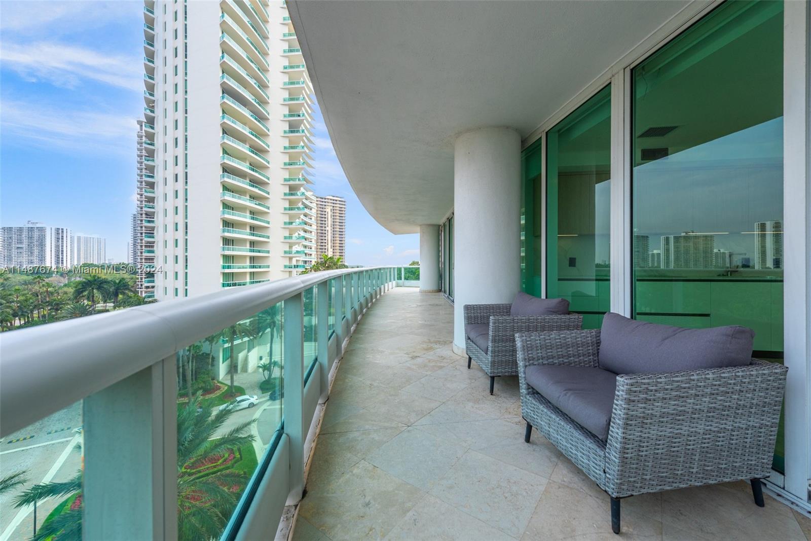 19955 NE 38th Ct 806, Aventura, Florida 33180, 3 Bedrooms Bedrooms, ,4 BathroomsBathrooms,Residential,For Sale,19955 NE 38th Ct 806,A11487674