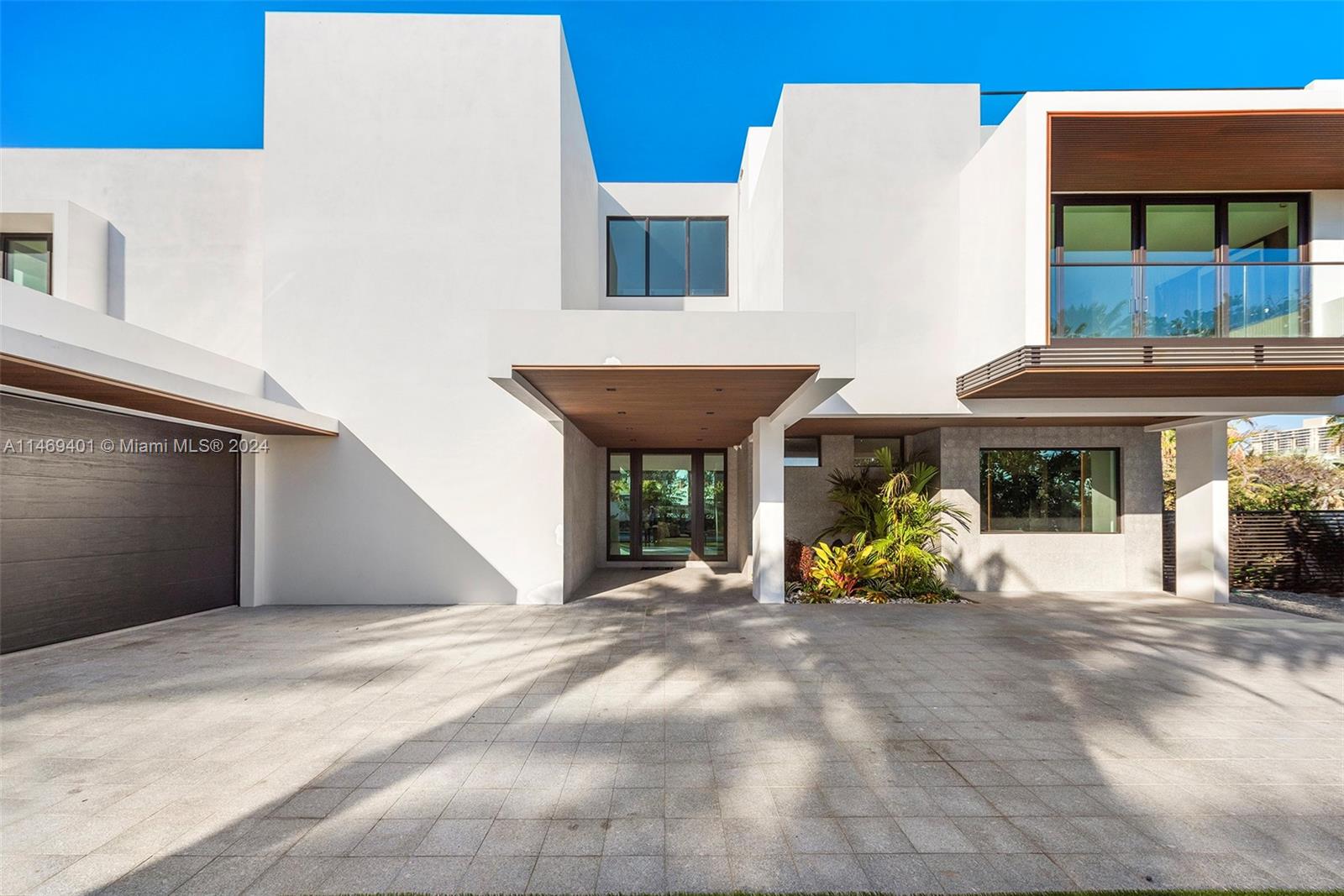 128 Ocean Blvd, Golden Beach, FL, 33160 United States, 6 Bedrooms Bedrooms, ,7 BathroomsBathrooms,Residential,For Sale,Ocean Blvd,A11469401