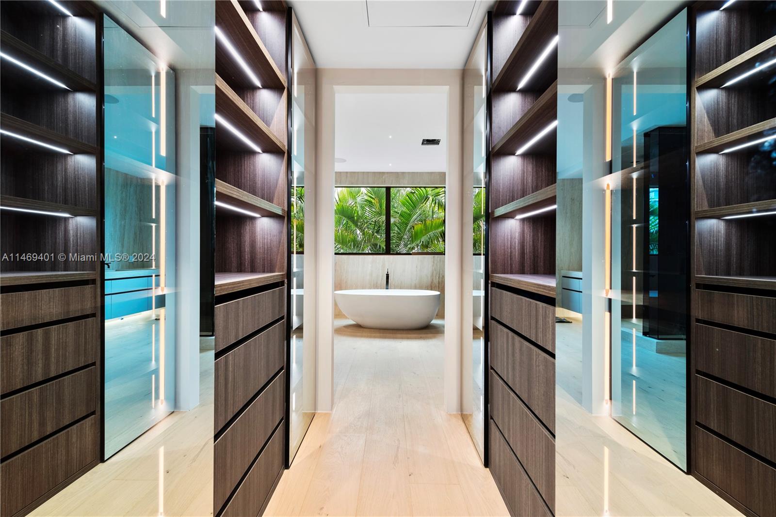 128 Ocean Blvd, Golden Beach, FL, 33160 United States, 6 Bedrooms Bedrooms, ,7 BathroomsBathrooms,Residential,For Sale,Ocean Blvd,A11469401