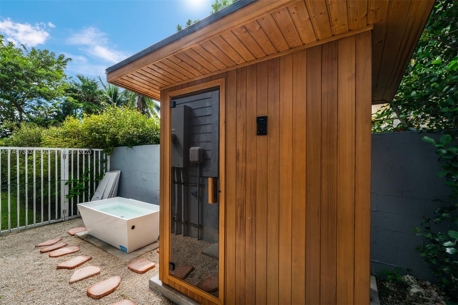 Sauna and Cold Plunge