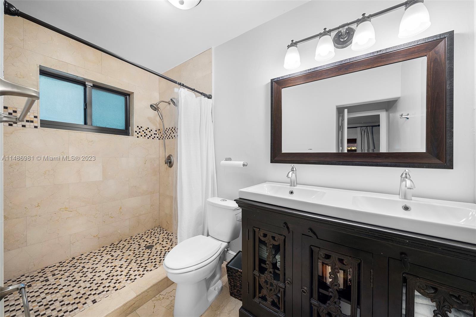 JUNIOR PRIMARY BATHROOM  EnSuite