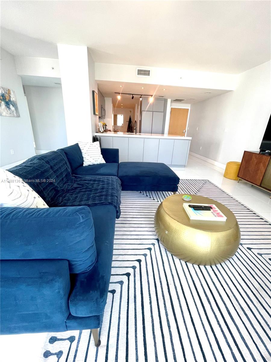 253 NE 2nd St 3303, Miami, Florida 33132, 3 Bedrooms Bedrooms, ,2 BathroomsBathrooms,Residential,For Sale,253 NE 2nd St 3303,A11488136