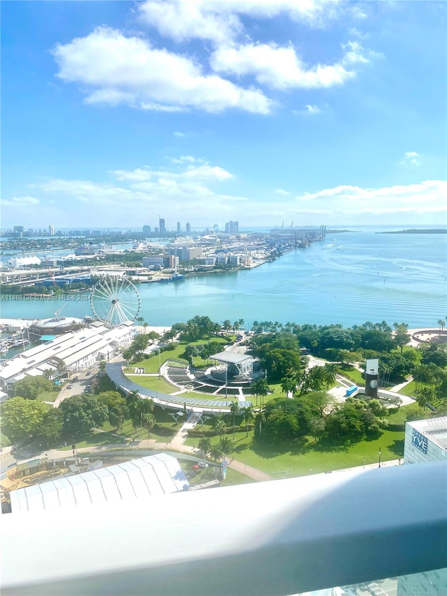 253 NE 2nd St 3303, Miami, Florida 33132, 3 Bedrooms Bedrooms, ,2 BathroomsBathrooms,Residential,For Sale,253 NE 2nd St 3303,A11488136