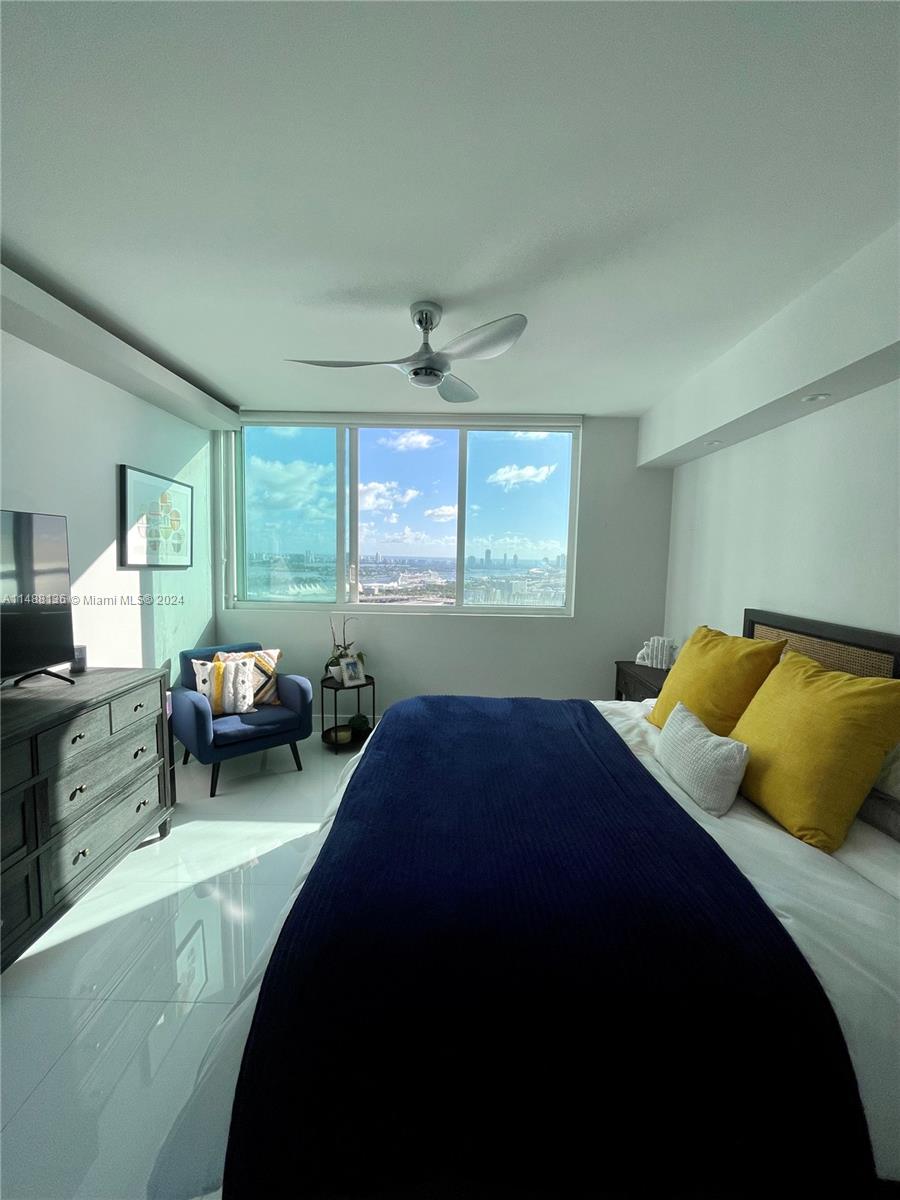 253 NE 2nd St 3303, Miami, Florida 33132, 3 Bedrooms Bedrooms, ,2 BathroomsBathrooms,Residential,For Sale,253 NE 2nd St 3303,A11488136