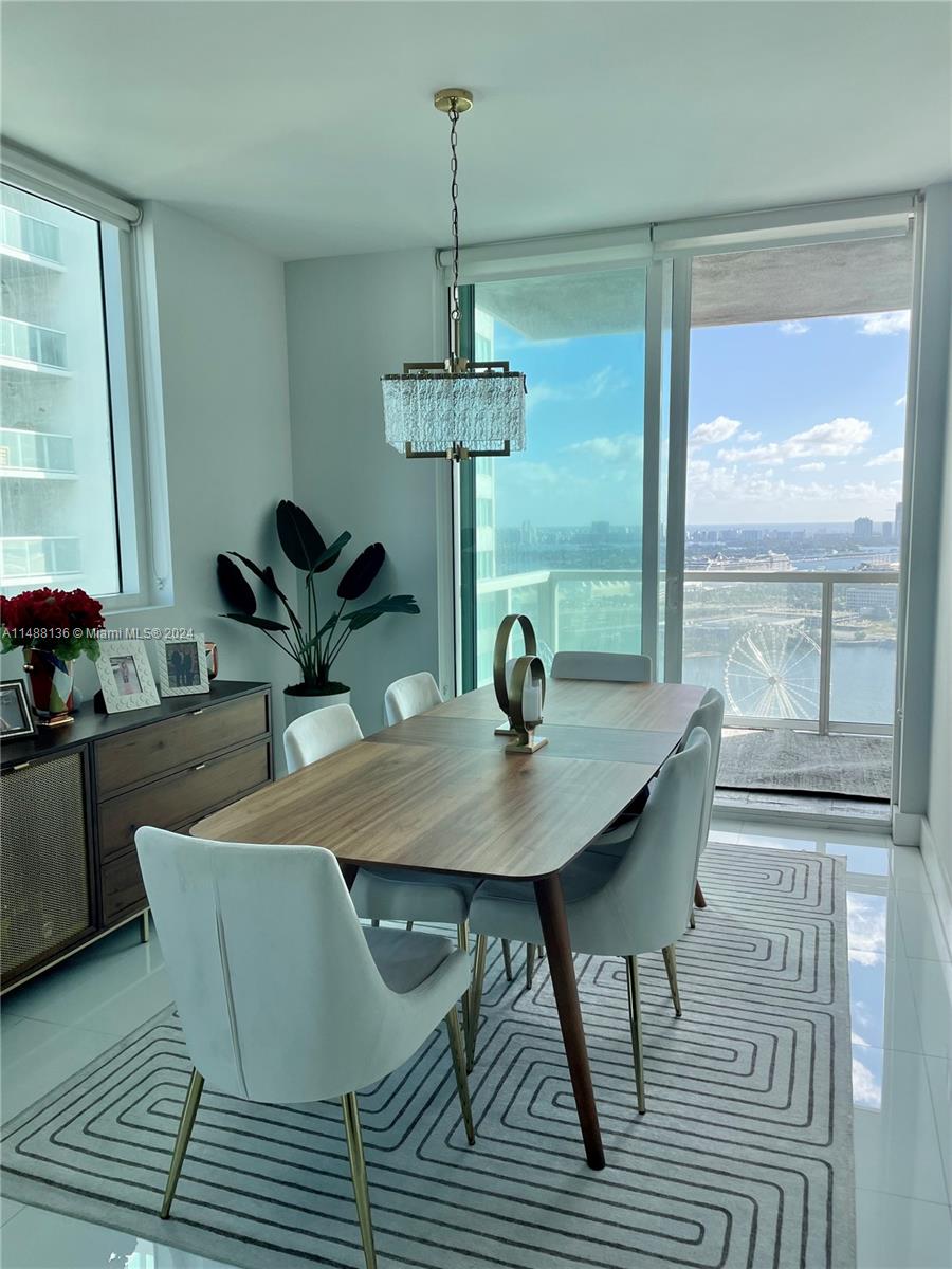 253 NE 2nd St 3303, Miami, Florida 33132, 3 Bedrooms Bedrooms, ,2 BathroomsBathrooms,Residential,For Sale,253 NE 2nd St 3303,A11488136