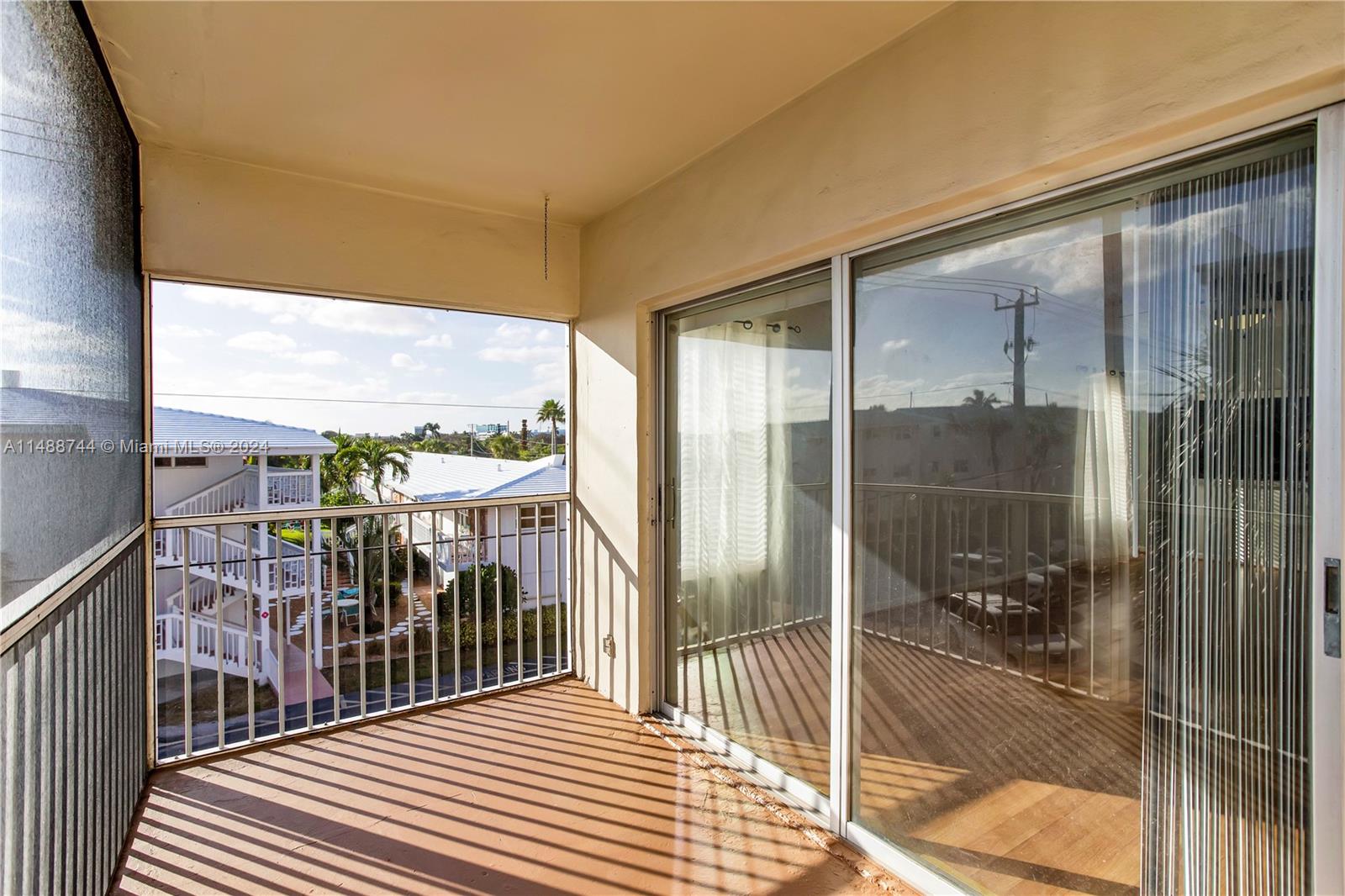 4117 Bougainvilla Dr 315, Lauderdale By The Sea, Florida 33308, 2 Bedrooms Bedrooms, ,2 BathroomsBathrooms,Residential,For Sale,4117 Bougainvilla Dr 315,A11488744