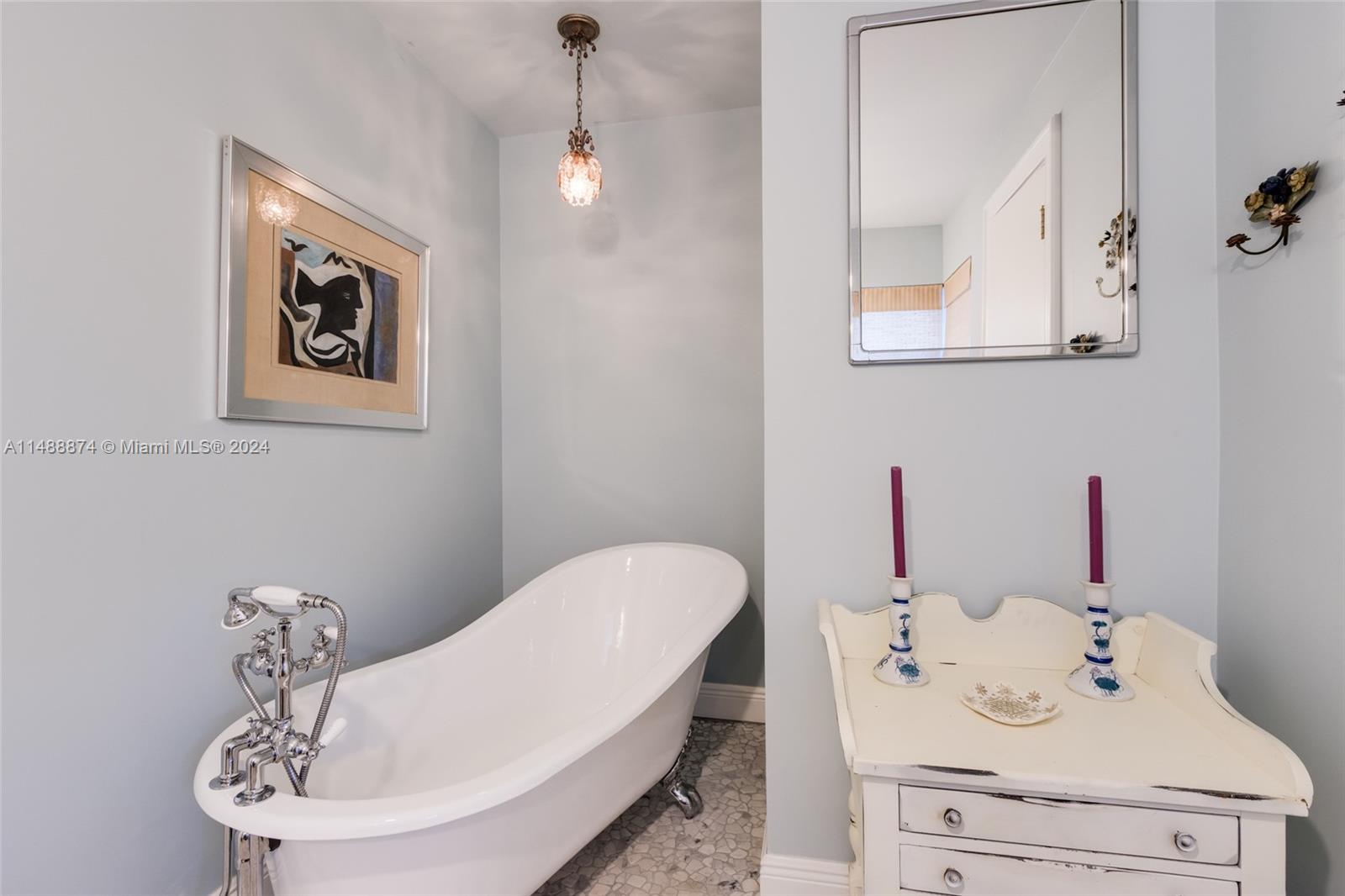 5101 Alton Rd, Miami Beach, Florida 33140, 5 Bedrooms Bedrooms, ,4 BathroomsBathrooms,Residential,For Sale,5101 Alton Rd,A11488874