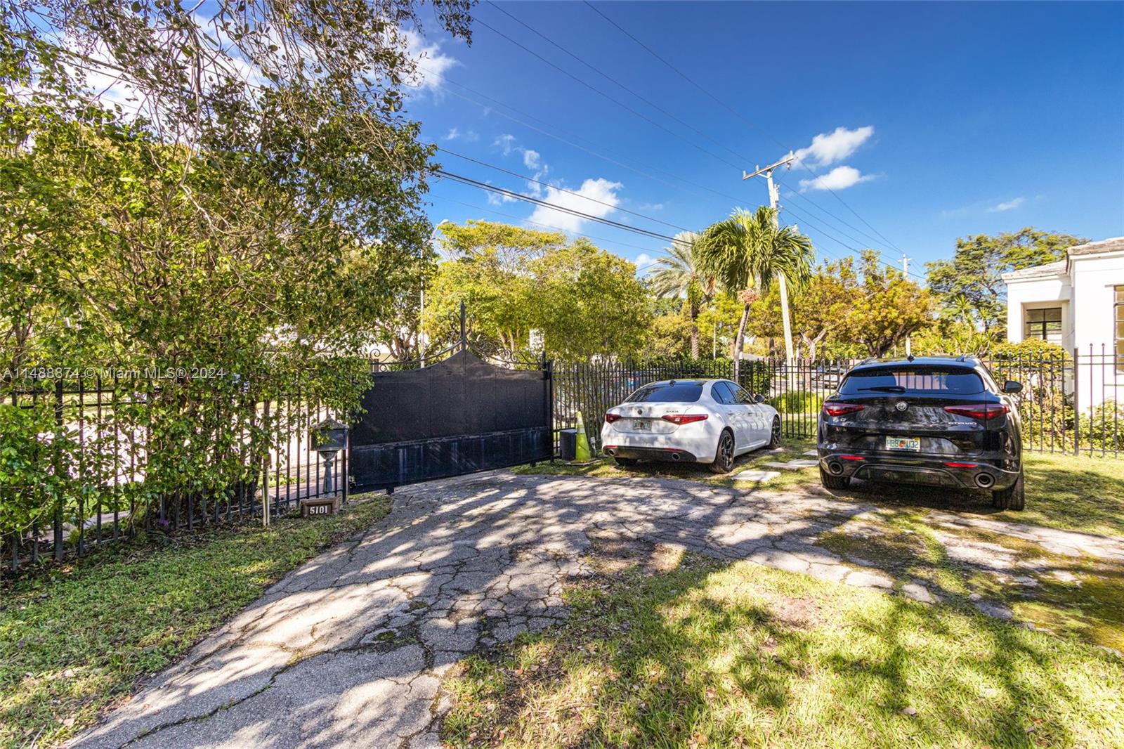 5101 Alton Rd, Miami Beach, Florida 33140, 5 Bedrooms Bedrooms, ,4 BathroomsBathrooms,Residential,For Sale,5101 Alton Rd,A11488874