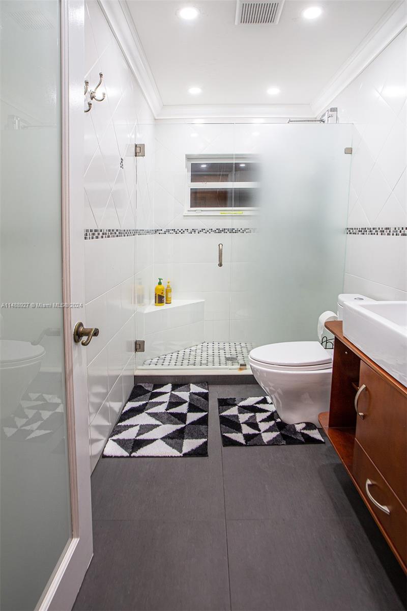 1 - Shared by 2 Bedrooms