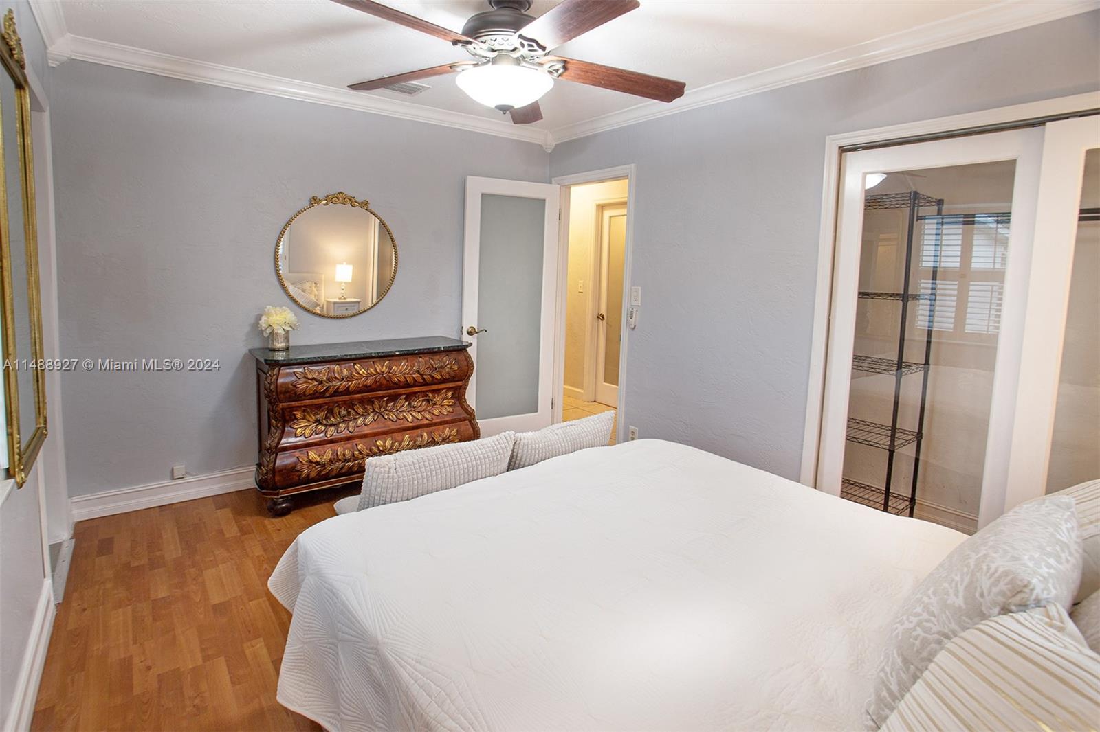 Main Bedroom with en-suite Bathroom view from headboard