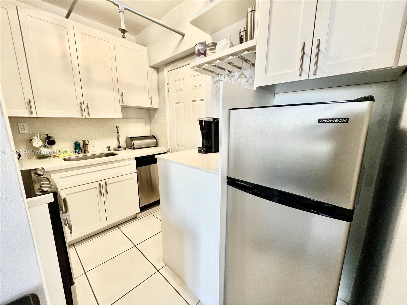 3030 Collins Ave 4C, Miami Beach, Florida 33140, 1 Bedroom Bedrooms, ,1 BathroomBathrooms,Residential,For Sale,3030 Collins Ave 4C,A11488140