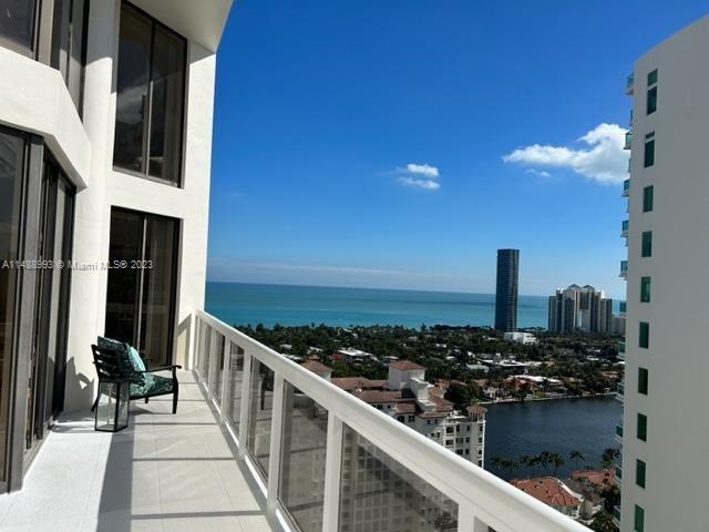 RARELY ON THE MARKET.... TWO BEDROOM PLUS DEN.
THIS EXQUISITE 2 STORY TOWER SUITE ON THE 28th FLOOR THAT FEELS LIKE A HOME IN THE SKY. ENJOY STUNNING VIEWS OF THE OCEAN, INTRACOASTAL,TURNBERRY GOLF COURSE,SUNRISE AND SUNSETS. 18 FOOT CEILINGS. ELEGANT BLDG. AND WONDERFUL LOCATION ON EAST COUNTRY CLUB DR. WALKING DISTANCE TO THE BEACH, AVENTURA MALL, BANKS, SHOPS RESTAURANTS AND MORE. ALL ASSESSMENTS HAVE BEEN PAID IN FULL, AIR CONDITIONED STORAGE ROOM ON LOBBY LEVEL. UNIT COMES WITH 2 ASSIGNED PARKING SPACES.
