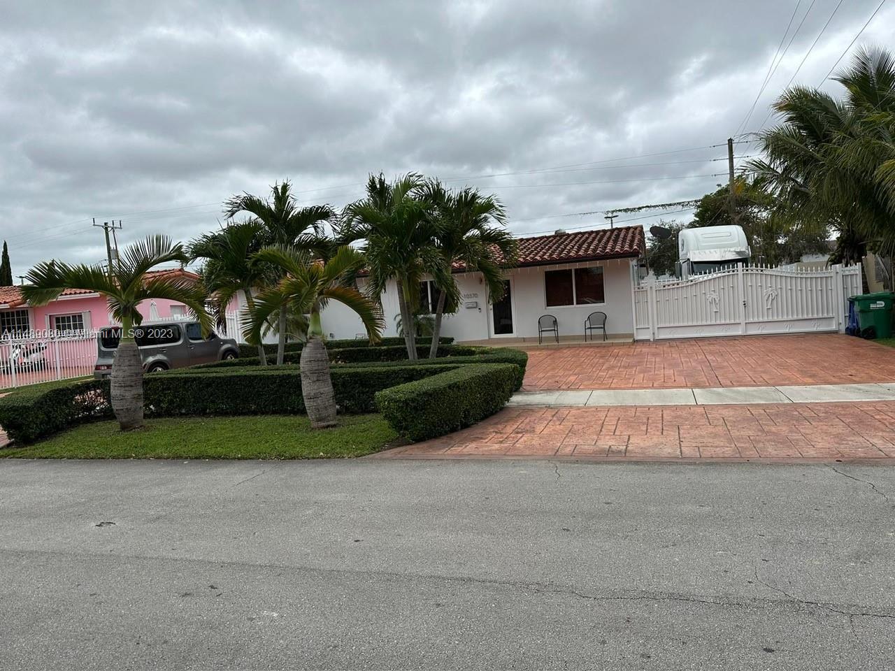 10370 SW 38th Ter, Miami, Florida 33165, 4 Bedrooms Bedrooms, ,3 BathroomsBathrooms,Residential,For Sale,10370 SW 38th Ter,A11489080