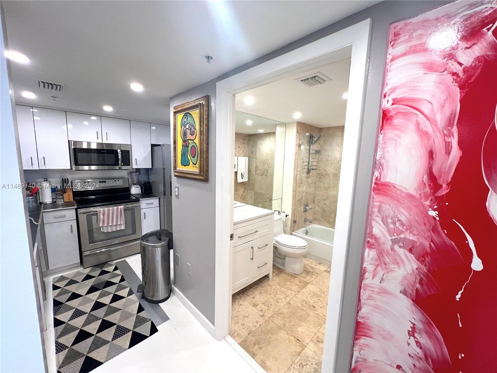 650 West Ave 2804, Miami Beach, Florida 33139, 2 Bedrooms Bedrooms, ,2 BathroomsBathrooms,Residential,For Sale,650 West Ave 2804,A11489140