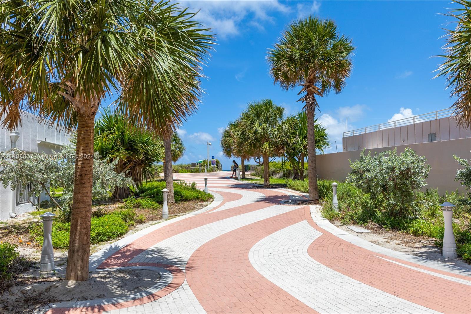 401 Ocean Dr 504, Miami Beach, Florida 33139, 1 Bedroom Bedrooms, ,1 BathroomBathrooms,Residentiallease,For Rent,401 Ocean Dr 504,A11488807