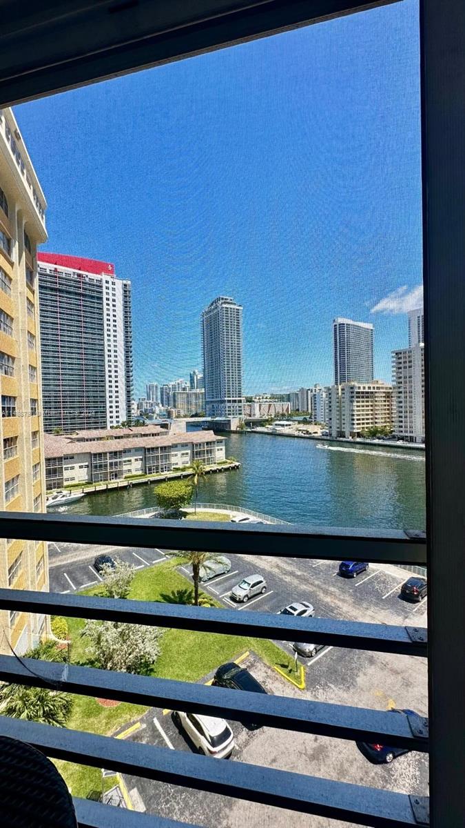 Hallandale Beach, Florida 33009, 1 Bedroom Bedrooms, ,1 BathroomBathrooms,Residential,For Sale,A11488797
