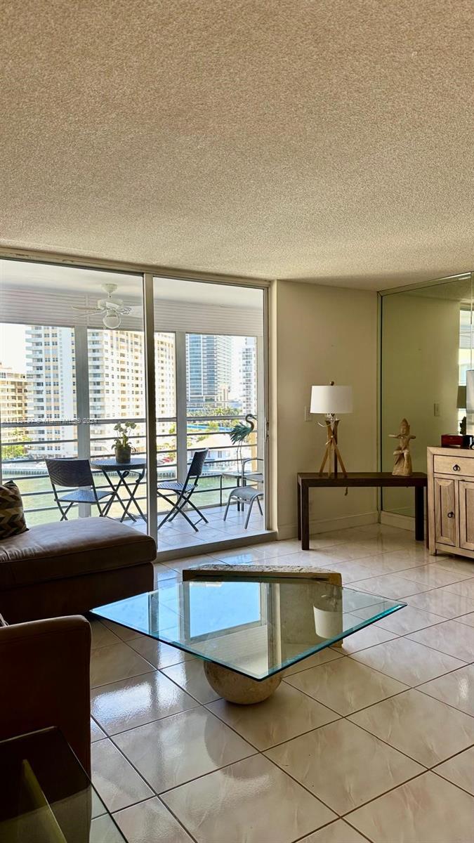 Hallandale Beach, Florida 33009, 1 Bedroom Bedrooms, ,1 BathroomBathrooms,Residential,For Sale,A11488797