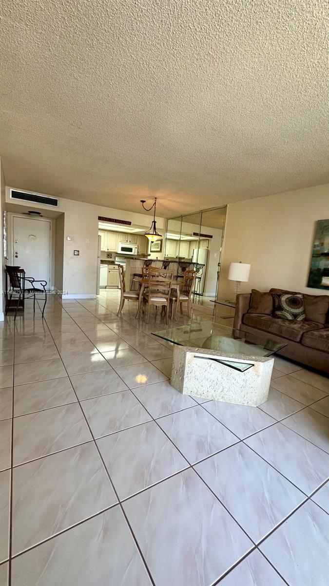 Hallandale Beach, Florida 33009, 1 Bedroom Bedrooms, ,1 BathroomBathrooms,Residential,For Sale,A11488797