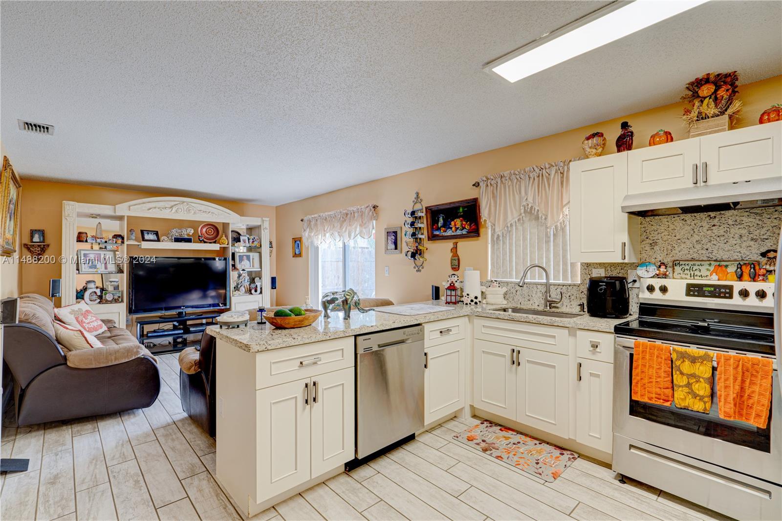 12110 SW 251st Ter, Homestead, Florida 33032, 4 Bedrooms Bedrooms, ,2 BathroomsBathrooms,Residential,For Sale,12110 SW 251st Ter,A11488200