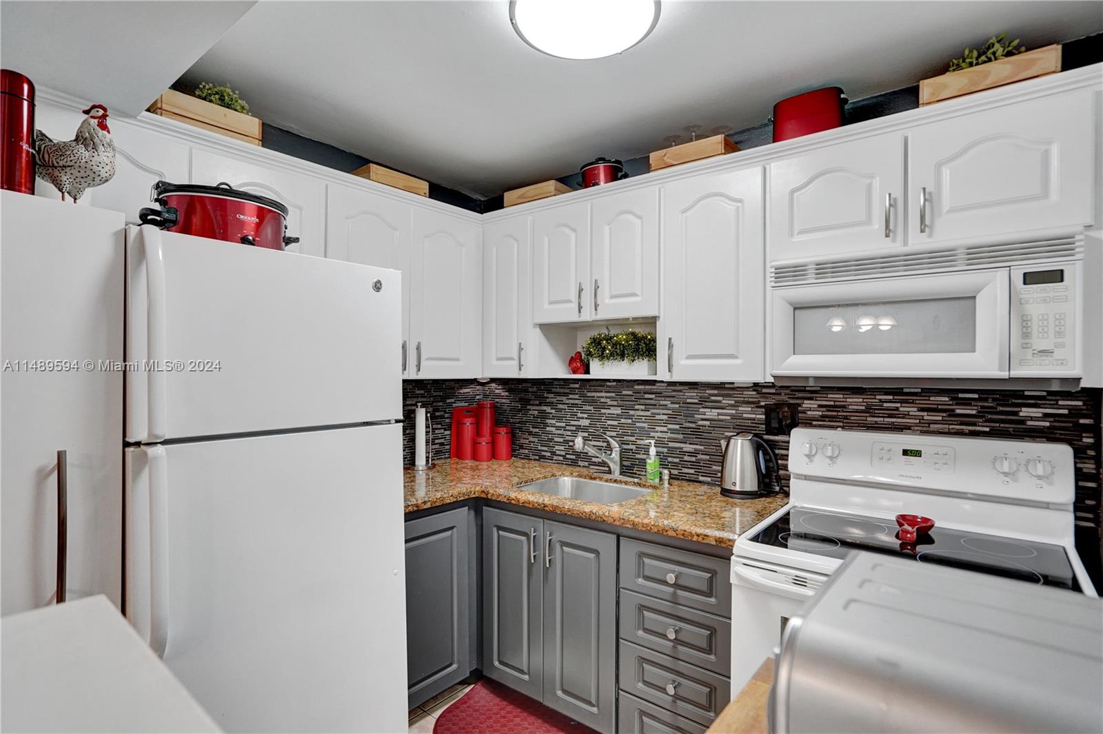 9121 Sunrise Lakes Blvd 204, Sunrise, Florida 33322, 1 Bedroom Bedrooms, ,1 BathroomBathrooms,Residential,For Sale,9121 Sunrise Lakes Blvd 204,A11489594