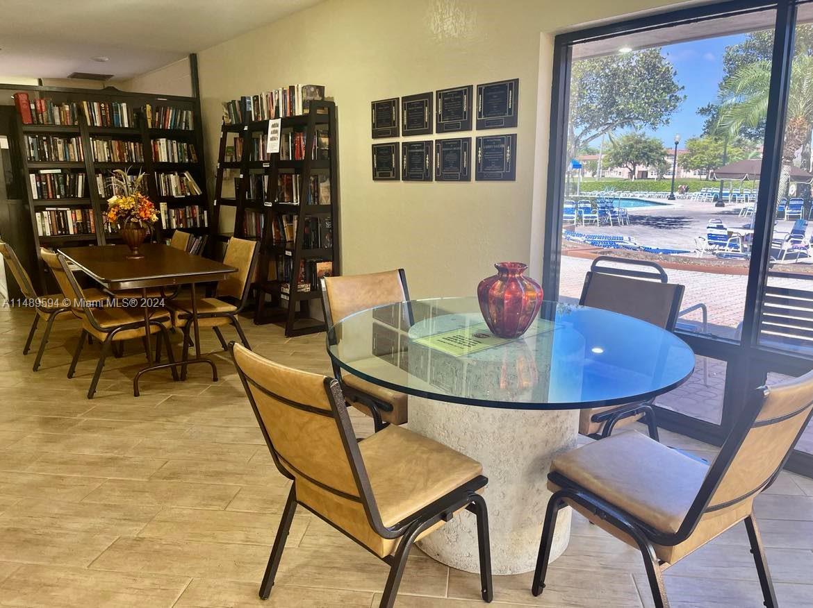 9121 Sunrise Lakes Blvd, Sunrise, FL, 33322 United States, 1 Bedroom Bedrooms, ,1 BathroomBathrooms,Residential,For Sale,Sunrise Lakes Blvd,A11489594