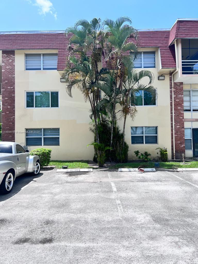 3081 NW 47th Ter 107, Lauderdale Lakes, FL 33313